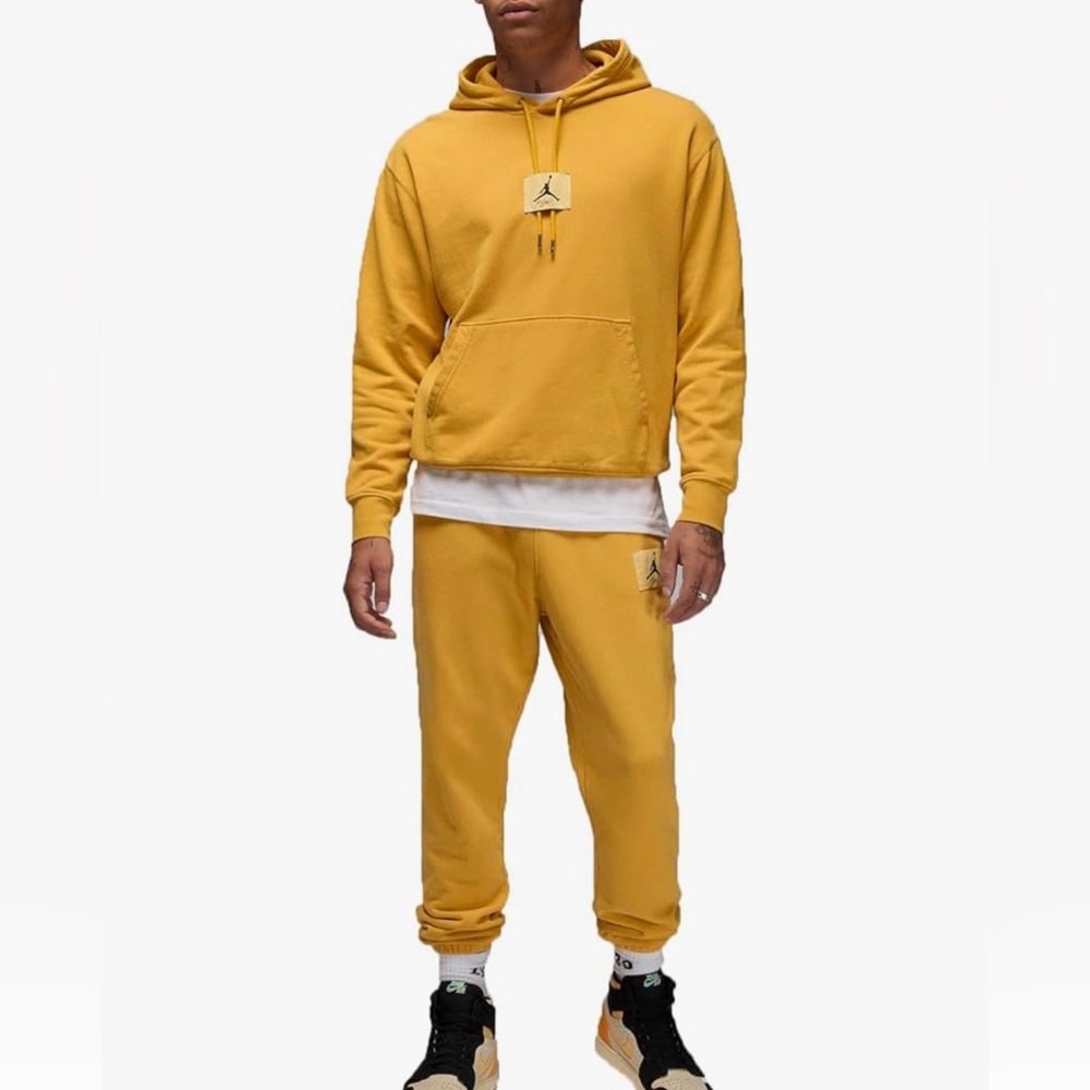 Air Jordan Flight Fleece Sweatshirt & Pants